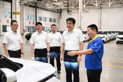 高世文調研江鈴集團新能源汽車公司 推動汽車銷售創新與高質量發展